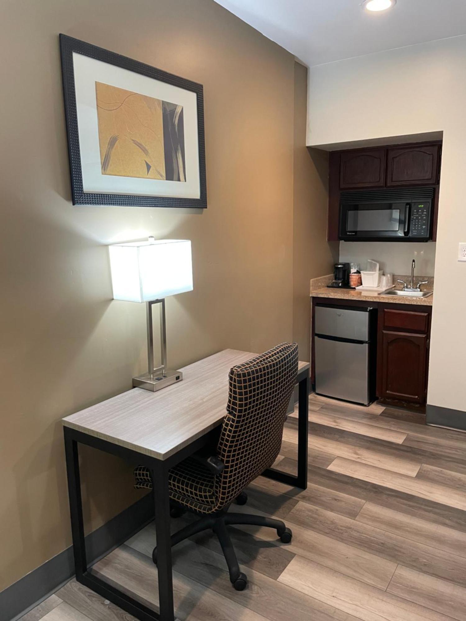 Quality Inn & Suites Goodyear - Phoenix West Extérieur photo