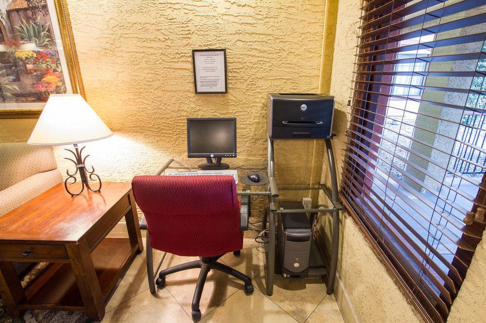 Quality Inn & Suites Goodyear - Phoenix West Extérieur photo
